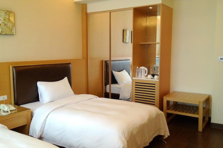Room 15 of 97