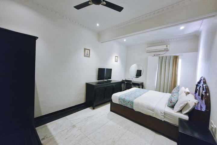 Room 7 of 30