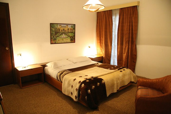 Room 8 of 63