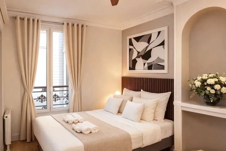 Room 3 of 49