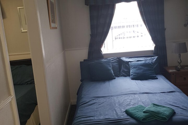 Room 19 of 93