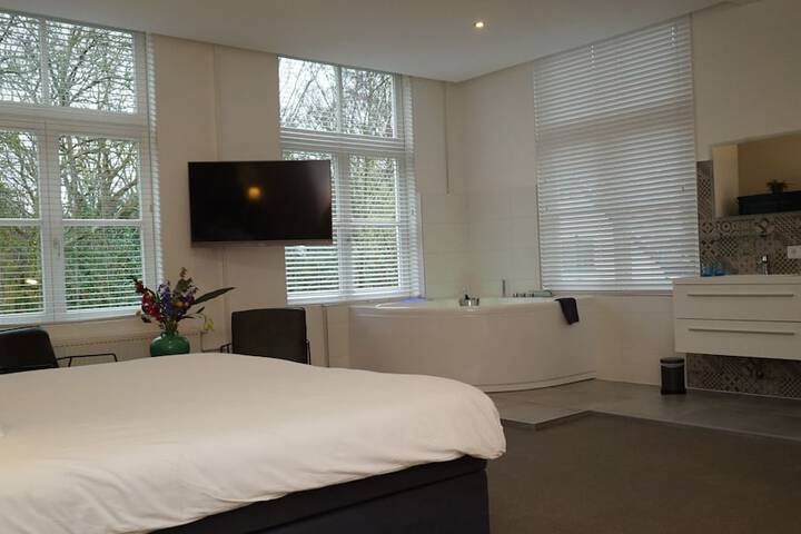 Room 18 of 50