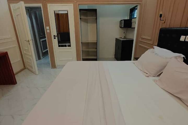 Room 34 of 71