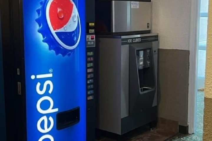 Snack bar