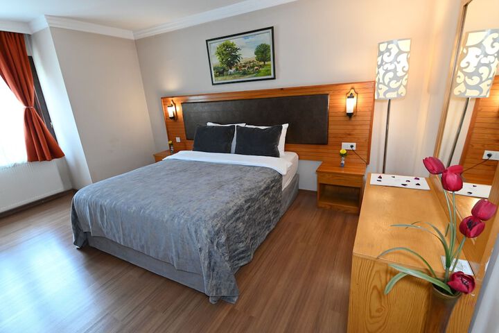 Room 27 of 227