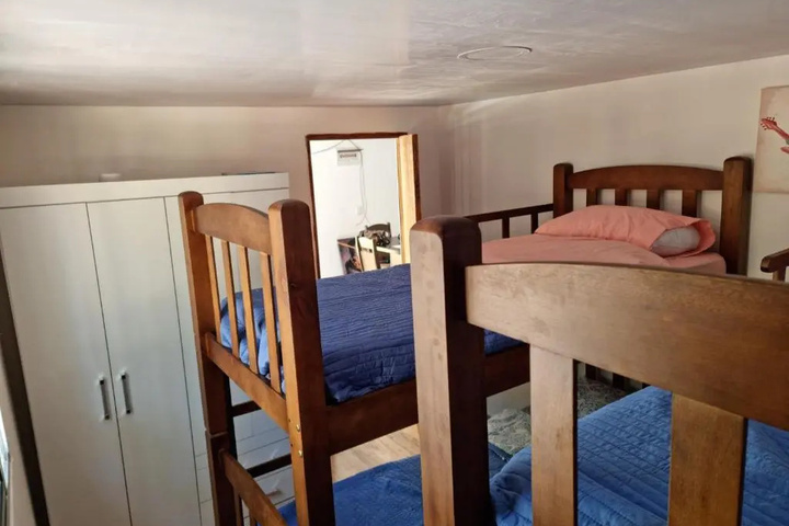 Room 4 of 12