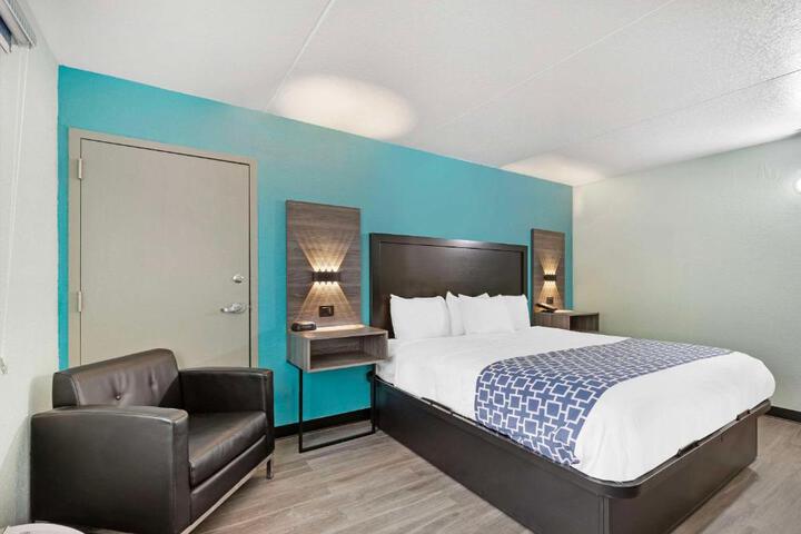 Standard | King Bed (13 of 19)