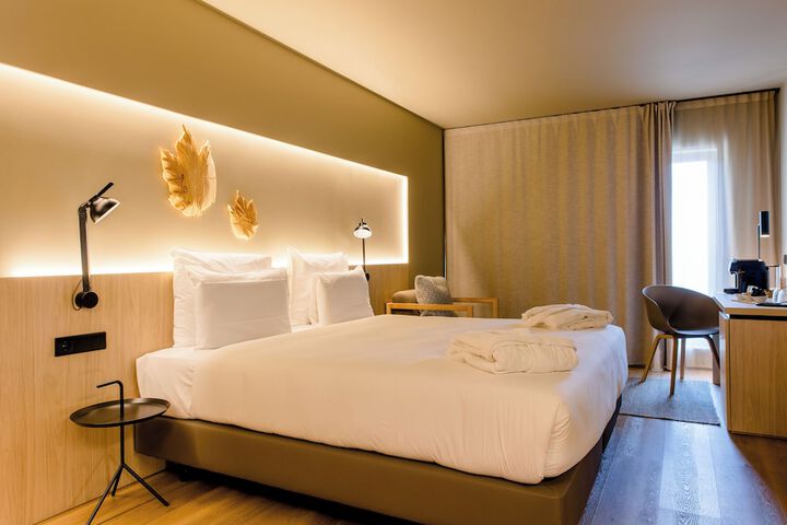 Room 8 of 118