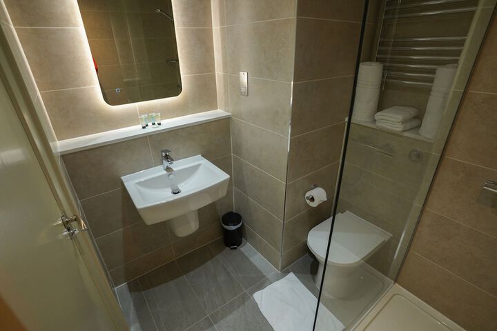 Room 92 of 295