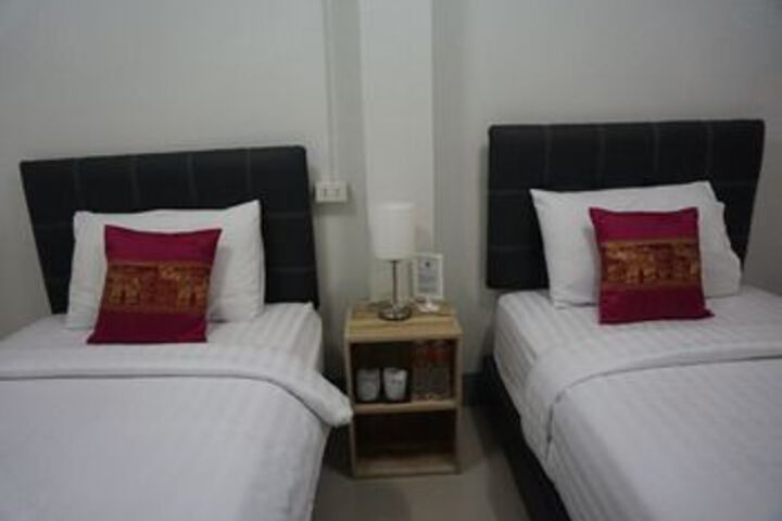 Room 8 of 27