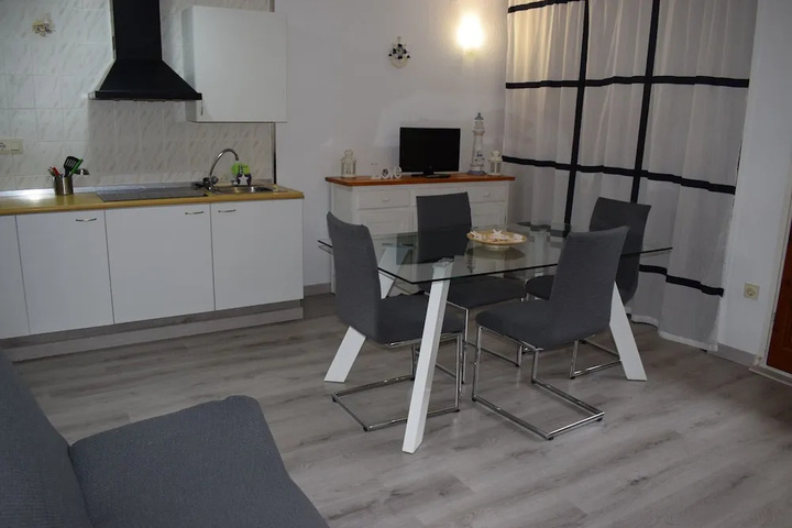 Room 3 of 15
