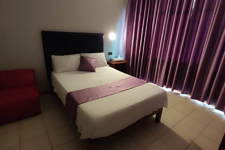 Room 4 of 38