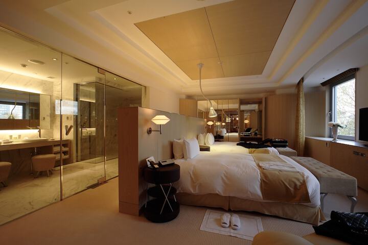 Room 18 of 133