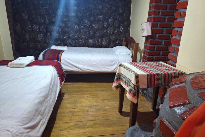 Room 5 of 8
