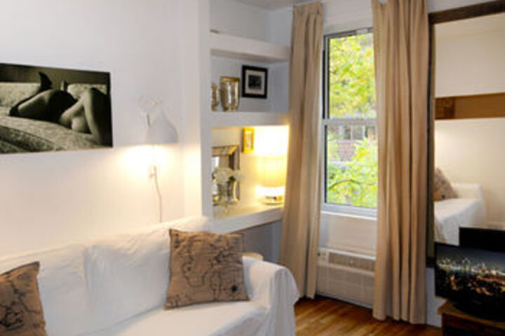 Room 32 of 38