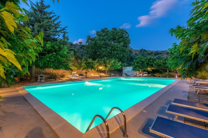 Pool 33 of 50