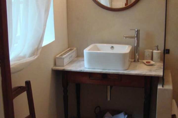 Room 16 of 27