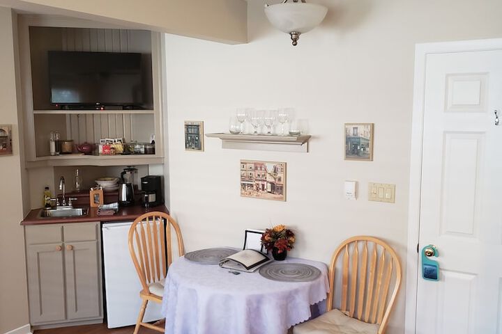 Room 10 of 30