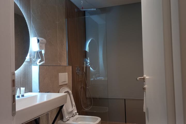 Room 21 of 57
