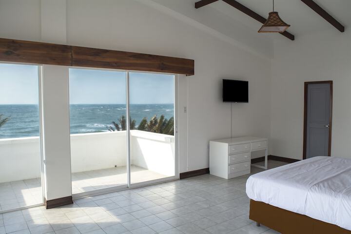 Room 4 of 13