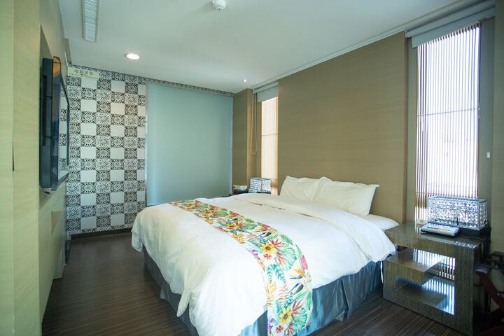 Room 19 of 63