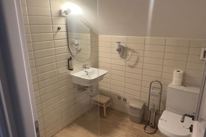 Room 17 of 21
