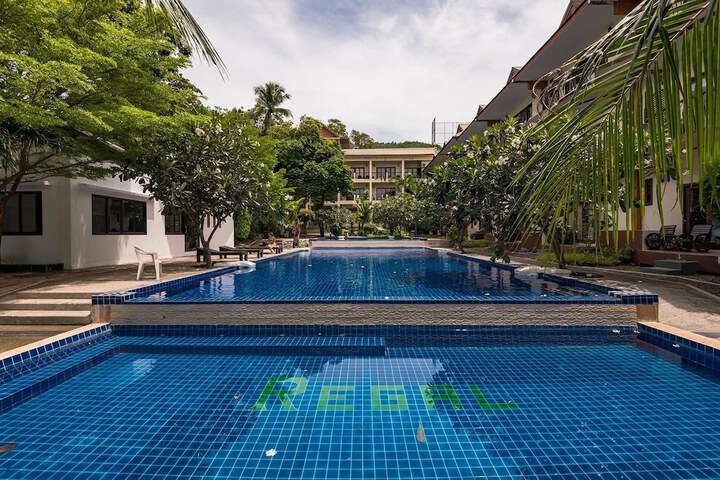 Hotel with Pool