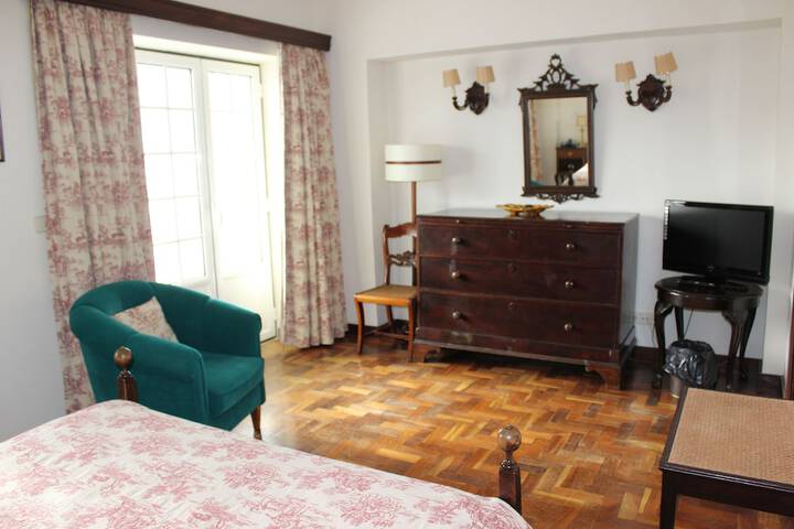 Room 28 of 96