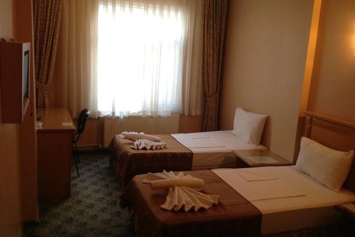 Room 8 of 22