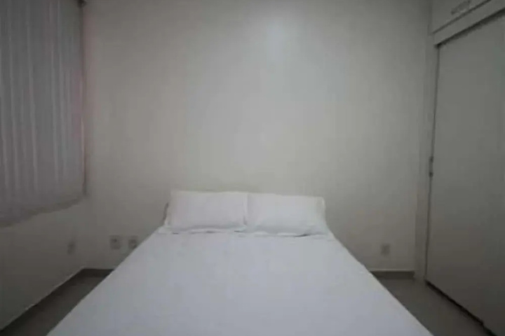 Room 3 of 10