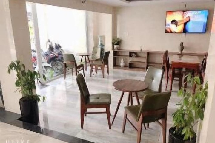 Entrance & Lobby