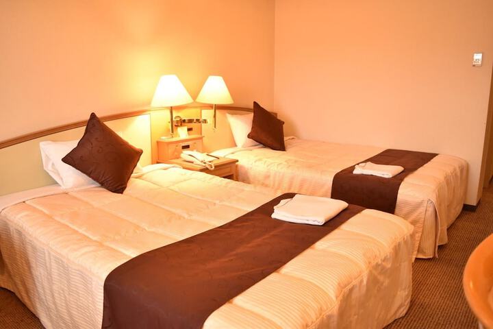 Room 15 of 28