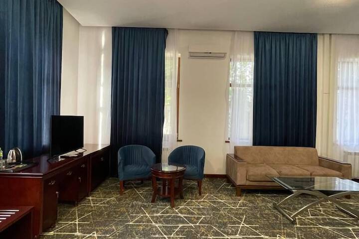 Room 15 of 27