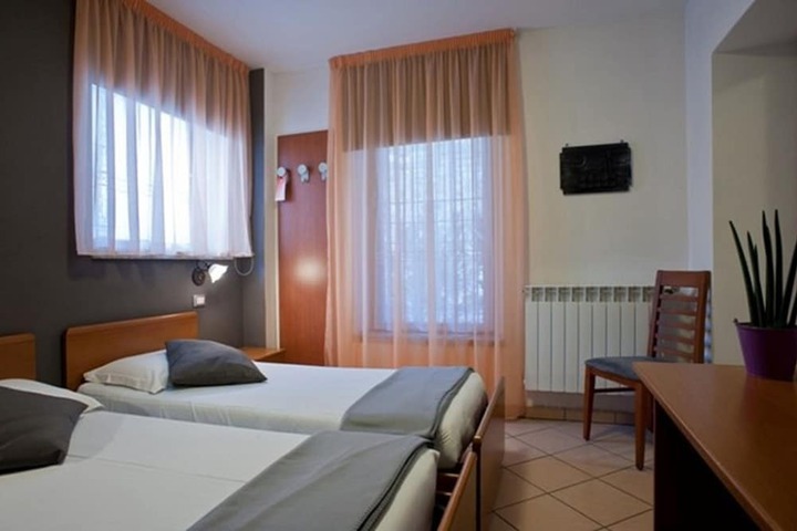 Room 2 of 45