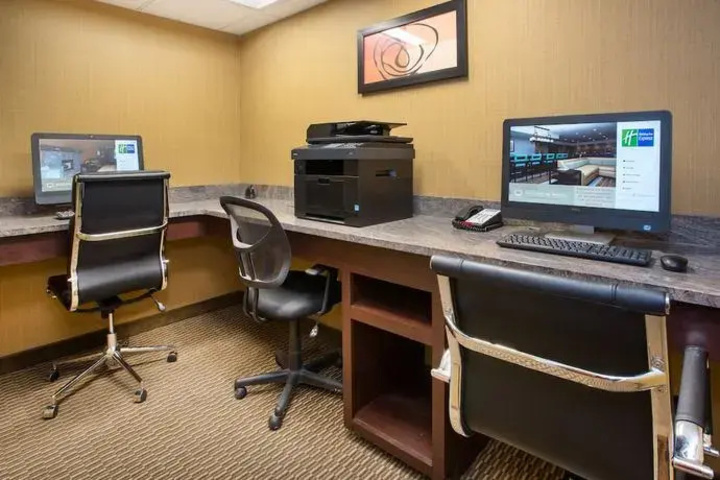 Room 7 of 24