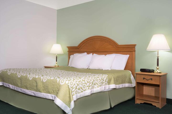 1 King Bed (7 of 7)