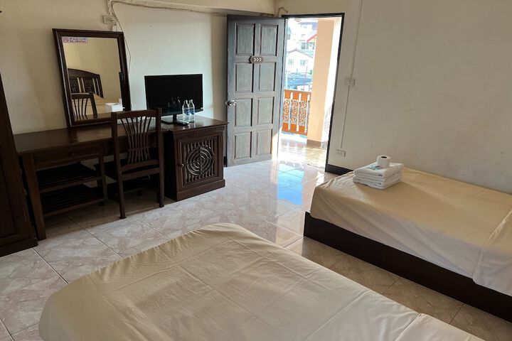 Room 14 of 37