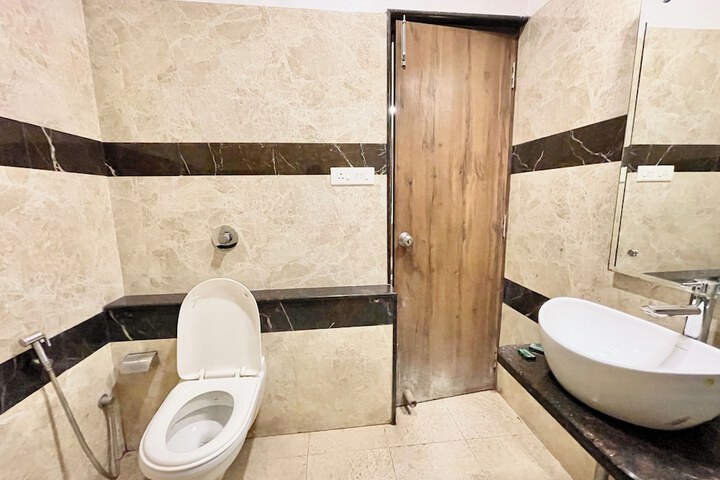 Room 27 of 41