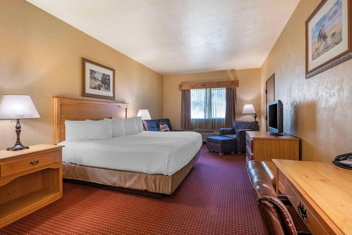 Room 11 of 25
