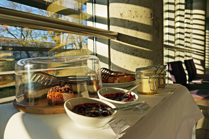 Breakfast/Coffee Service 108 of 128