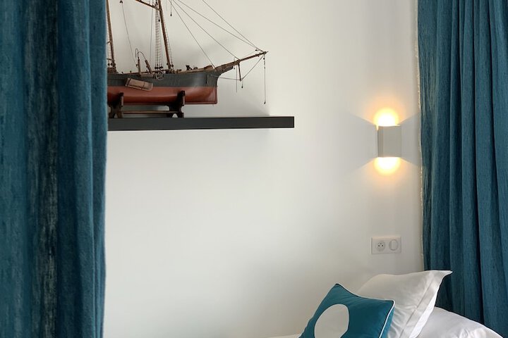Room 16 of 39