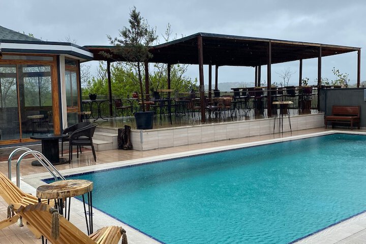 Pool 19 of 23