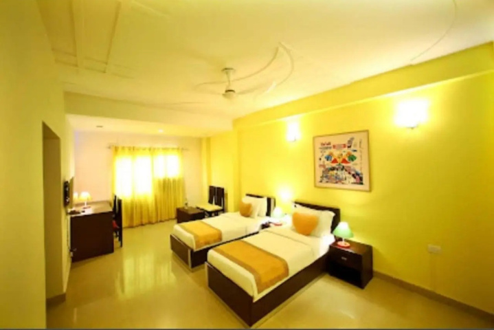 Room 4 of 25