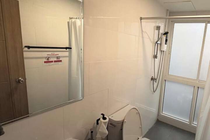 Room 12 of 17
