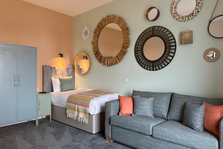 Room 10 of 21