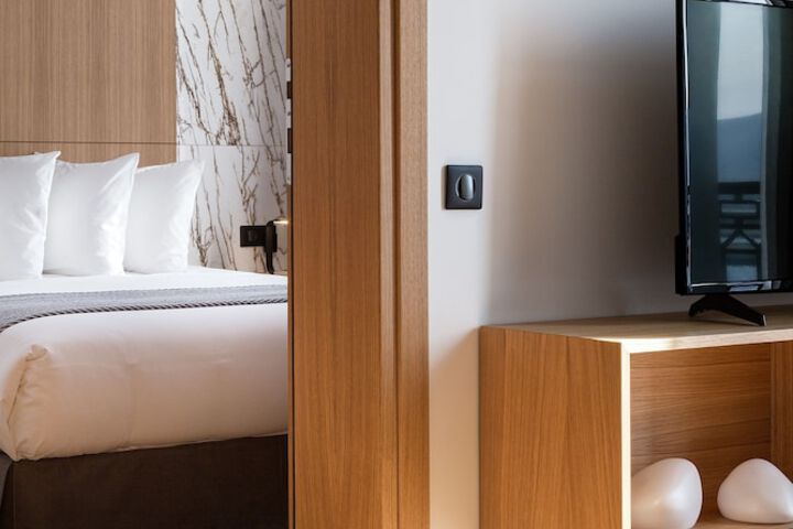 Room 52 of 115
