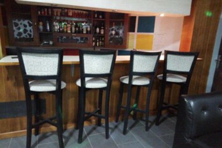 Lounge 2 of 13