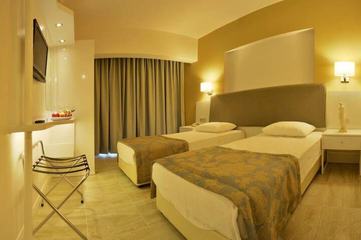 Room 3 of 29