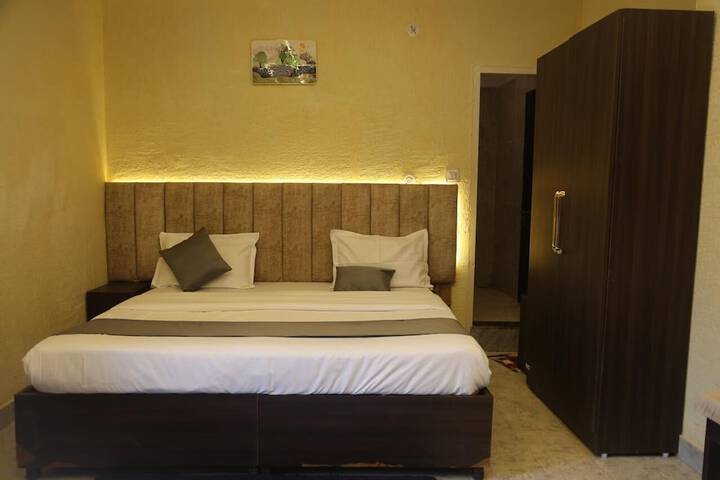 Room 16 of 23