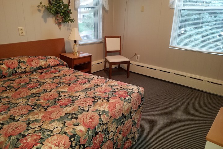 1 Queen Bed (19 of 45)
